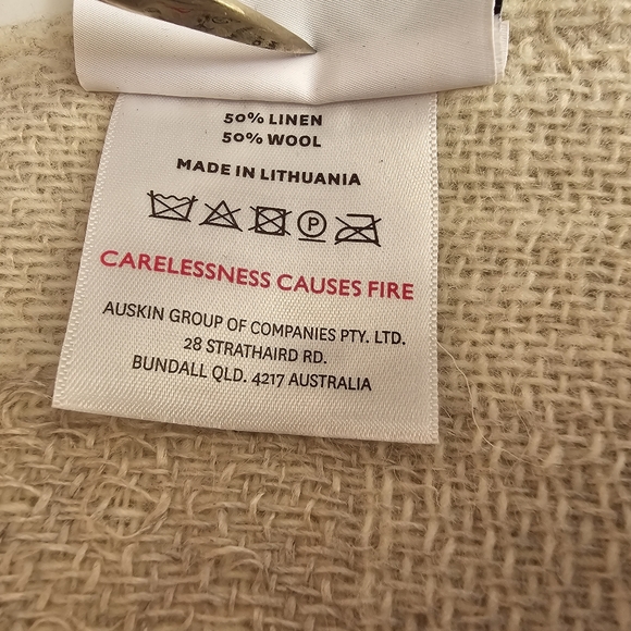 Fibre By Auskin Linen Wool 51x74 Throw Blanket - Picture 13 of 15